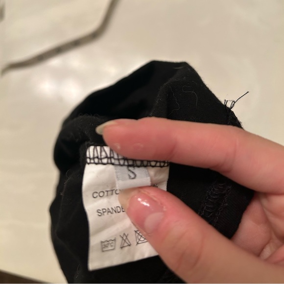 Korean Small Black Crop Top - Picture 5 of 6